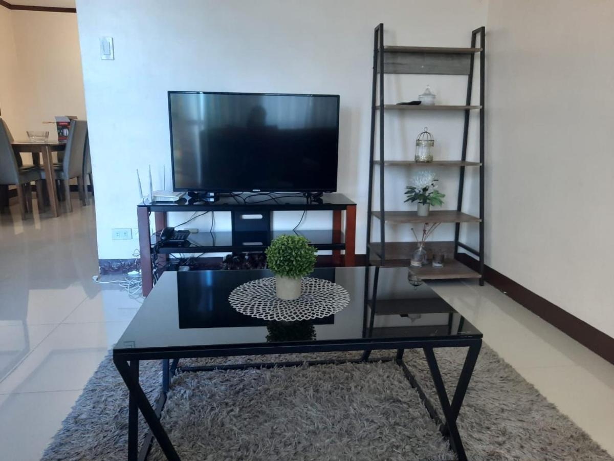 Affordable Makati Apt Manila Luaran gambar