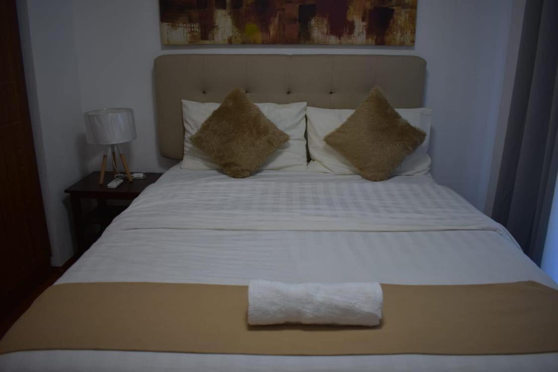 Affordable Makati Apt Manila Luaran gambar